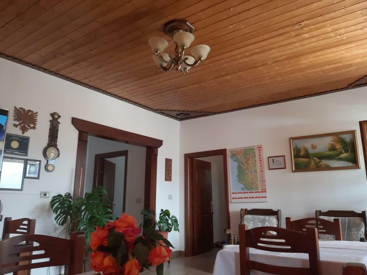 B&Bsheshalliu Berat Buitenkant foto