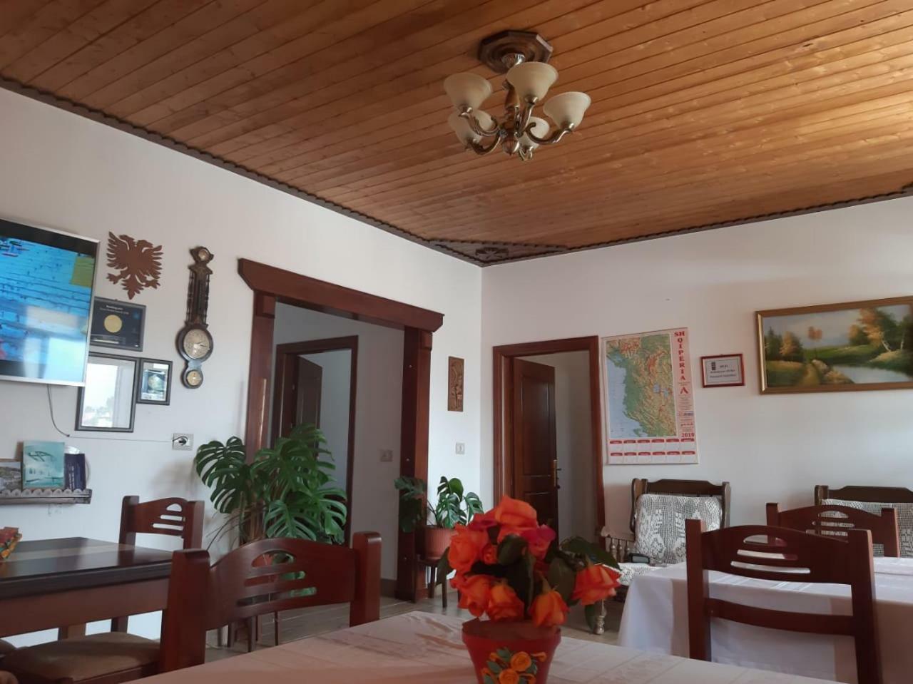 B&Bsheshalliu Berat Buitenkant foto